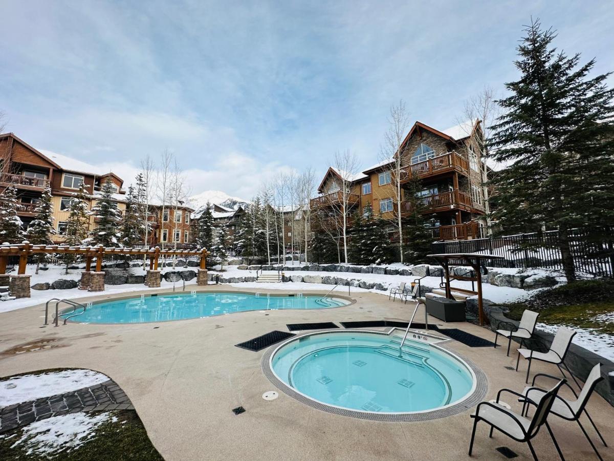 Canmore Mountain Retreat - Heated Pool & Hot-Tub Apartment Екстериор снимка